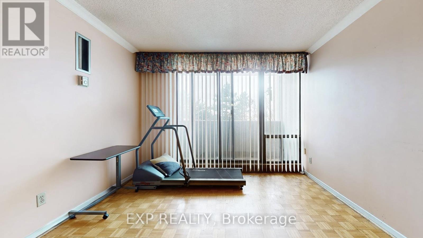 301 - 10 Tangreen Court, Toronto (newtonbrook West), Ontario