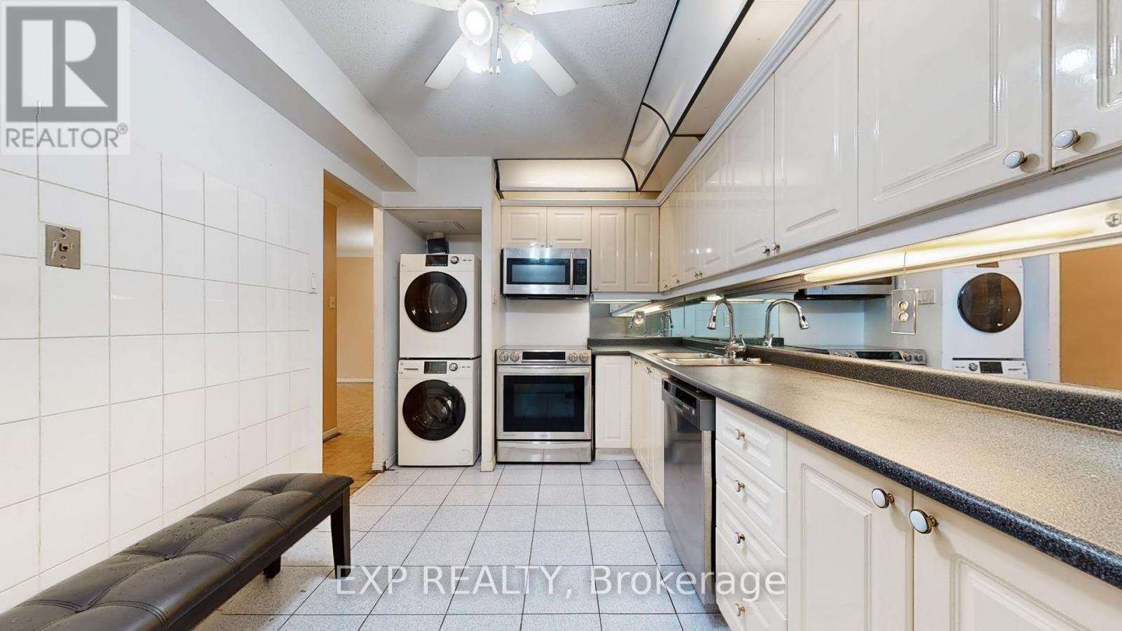 301 - 10 Tangreen Court, Toronto (newtonbrook West), Ontario