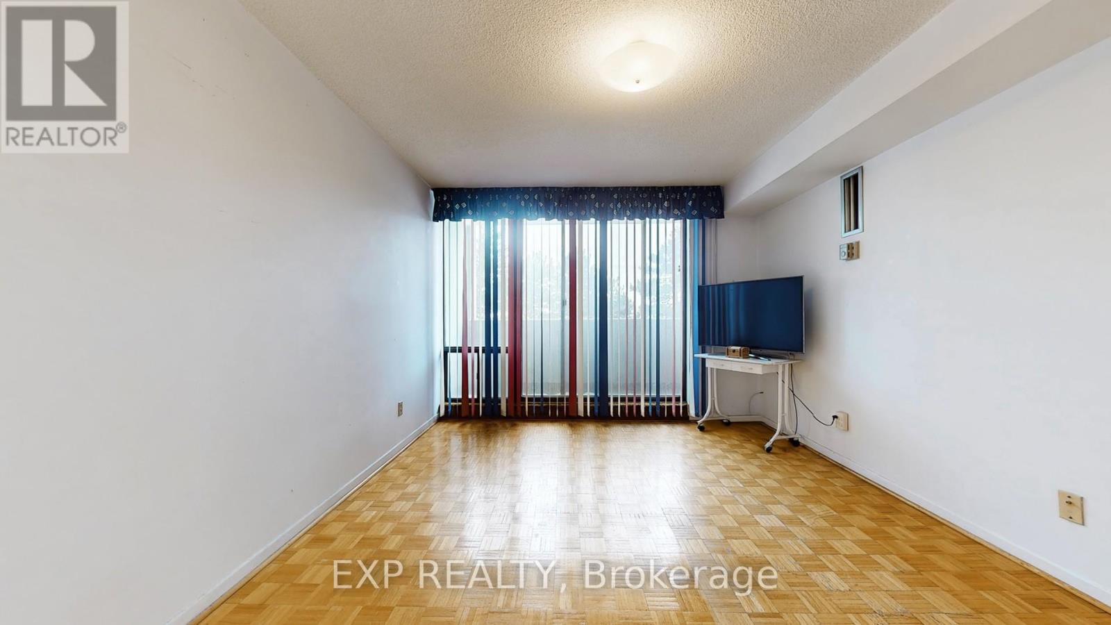 301 - 10 Tangreen Court, Toronto (newtonbrook West), Ontario