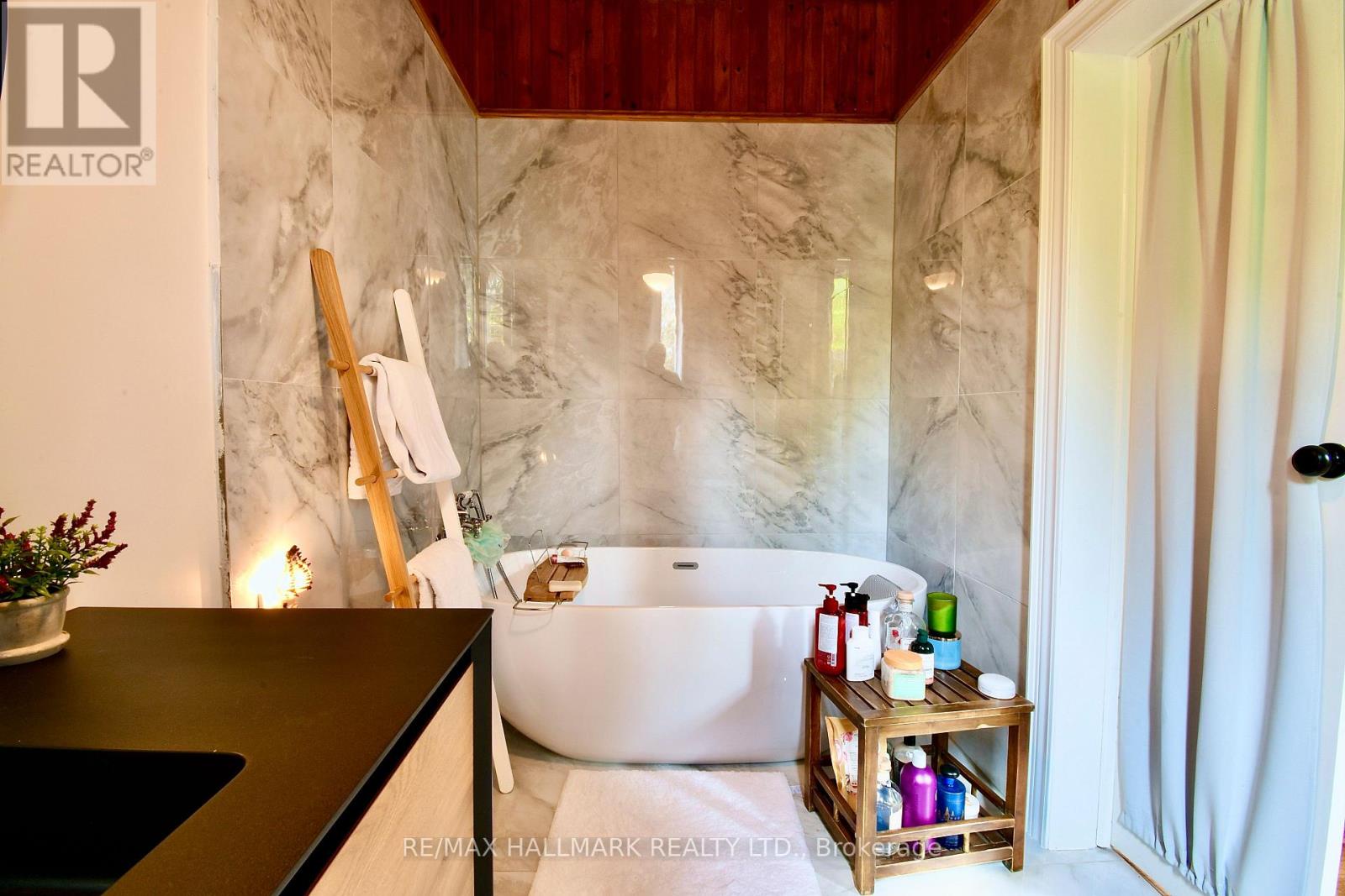 34 River Street, Toronto (regent Park), Ontario