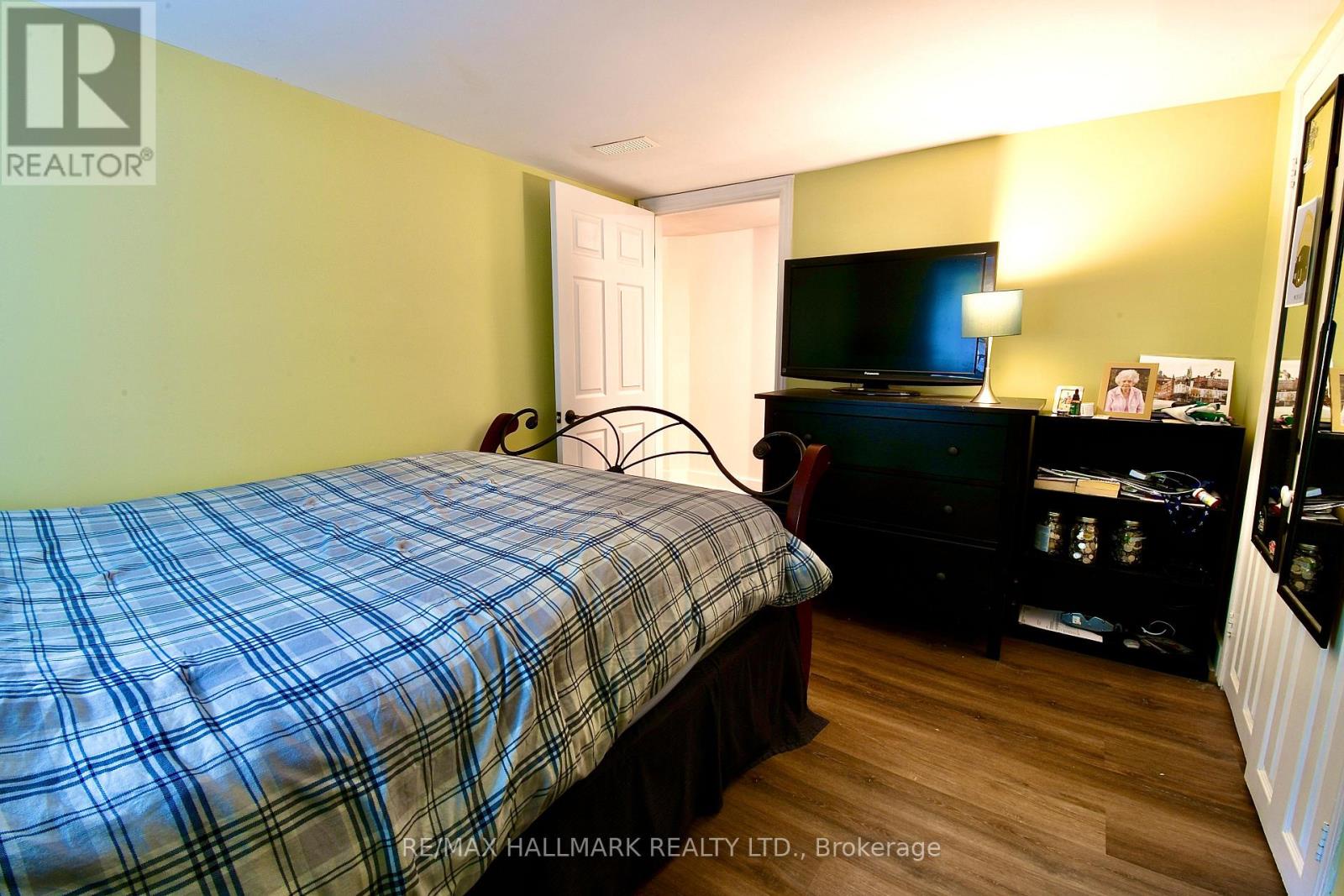 34 River Street, Toronto (regent Park), Ontario