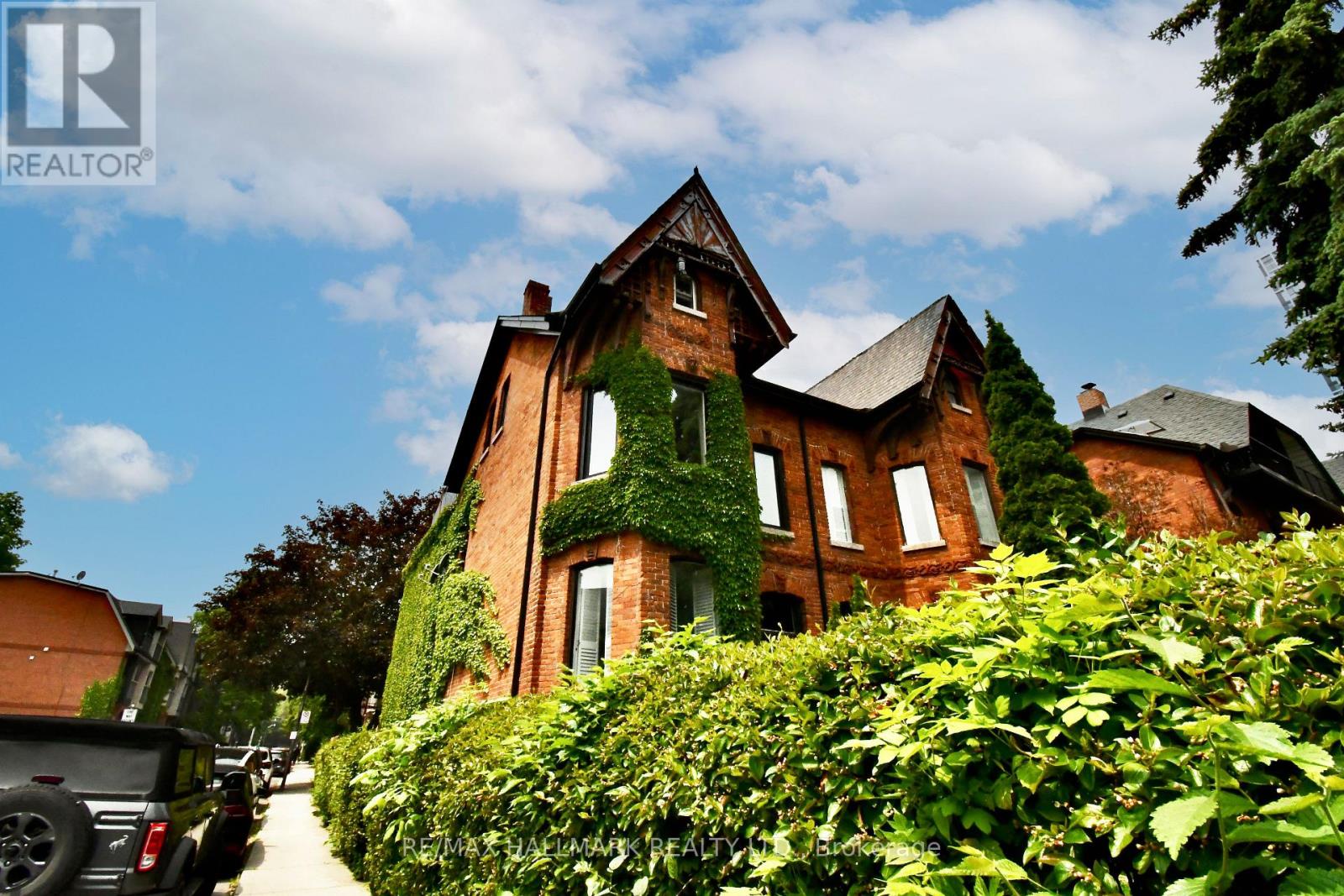 34 River Street, Toronto (regent Park), Ontario