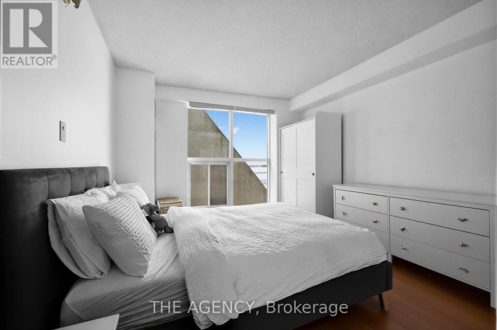 606 - 99 Harbour Square, Toronto (waterfront Communities), Ontario