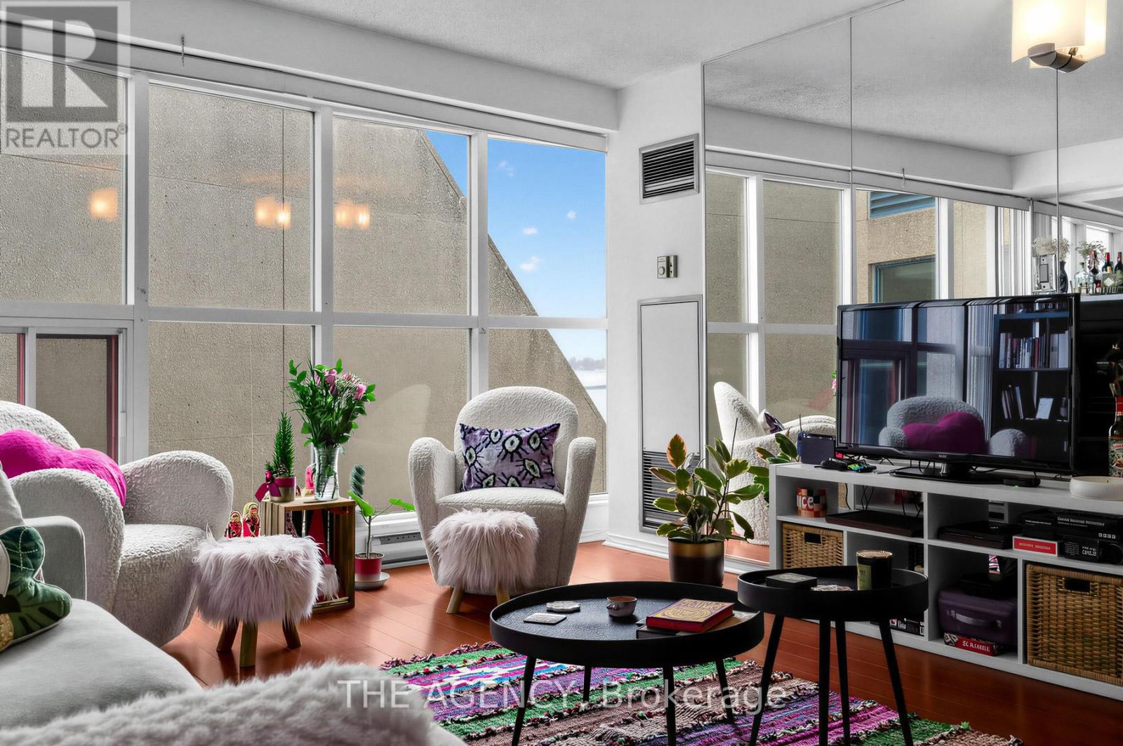 606 - 99 Harbour Square, Toronto (waterfront Communities), Ontario