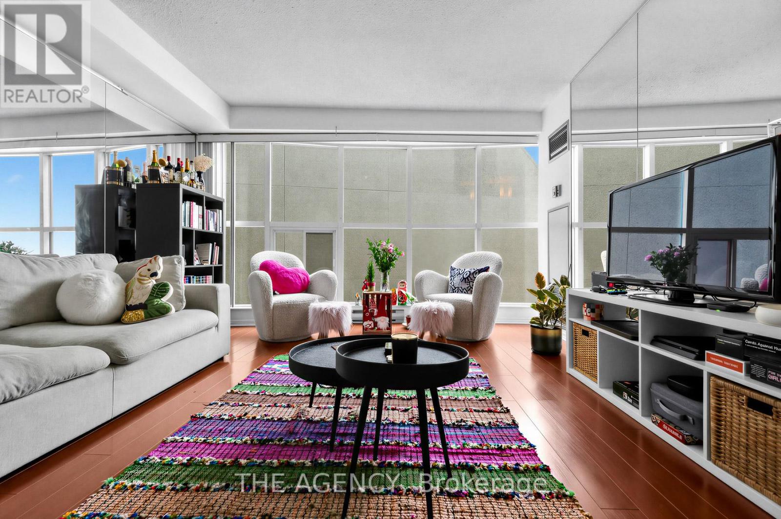 606 - 99 Harbour Square, Toronto (waterfront Communities), Ontario