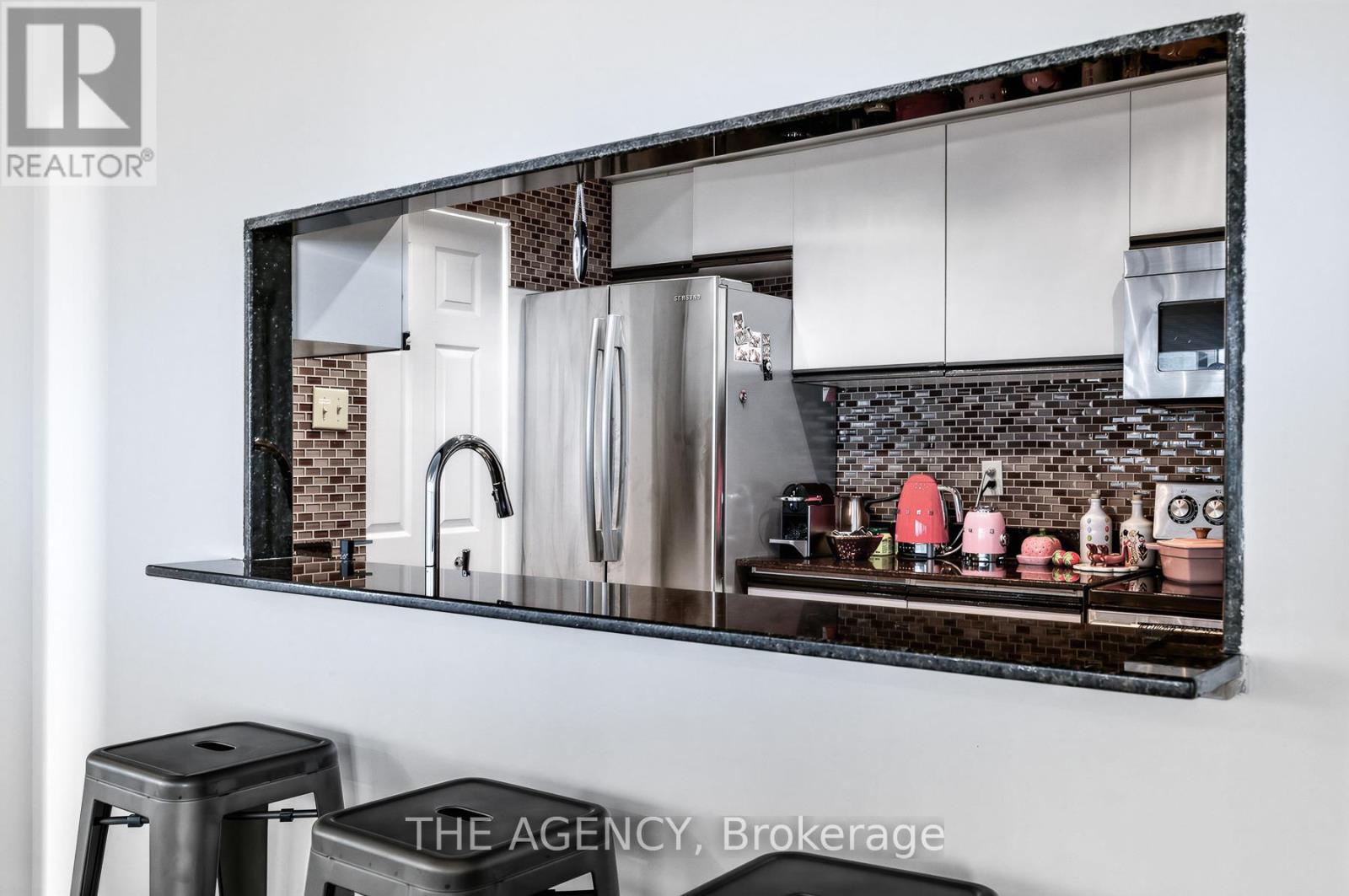 606 - 99 Harbour Square, Toronto (waterfront Communities), Ontario