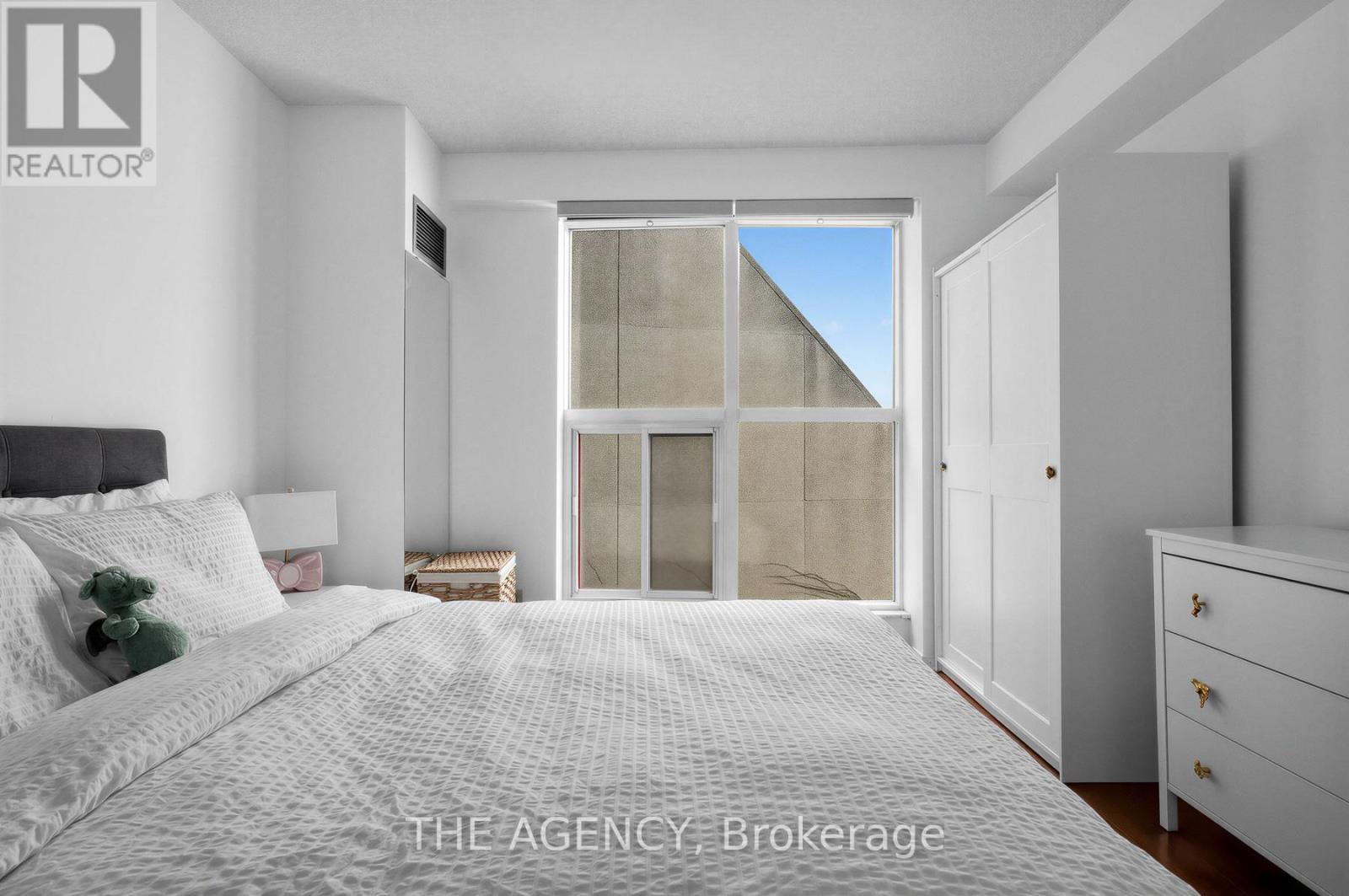 606 - 99 Harbour Square, Toronto (waterfront Communities), Ontario