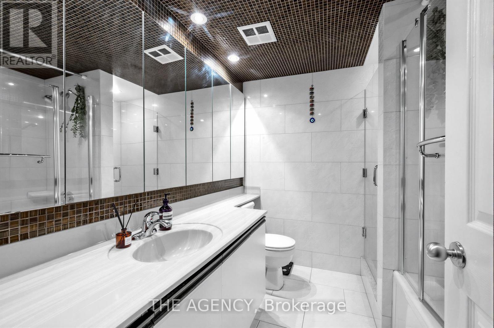 606 - 99 Harbour Square, Toronto (waterfront Communities), Ontario