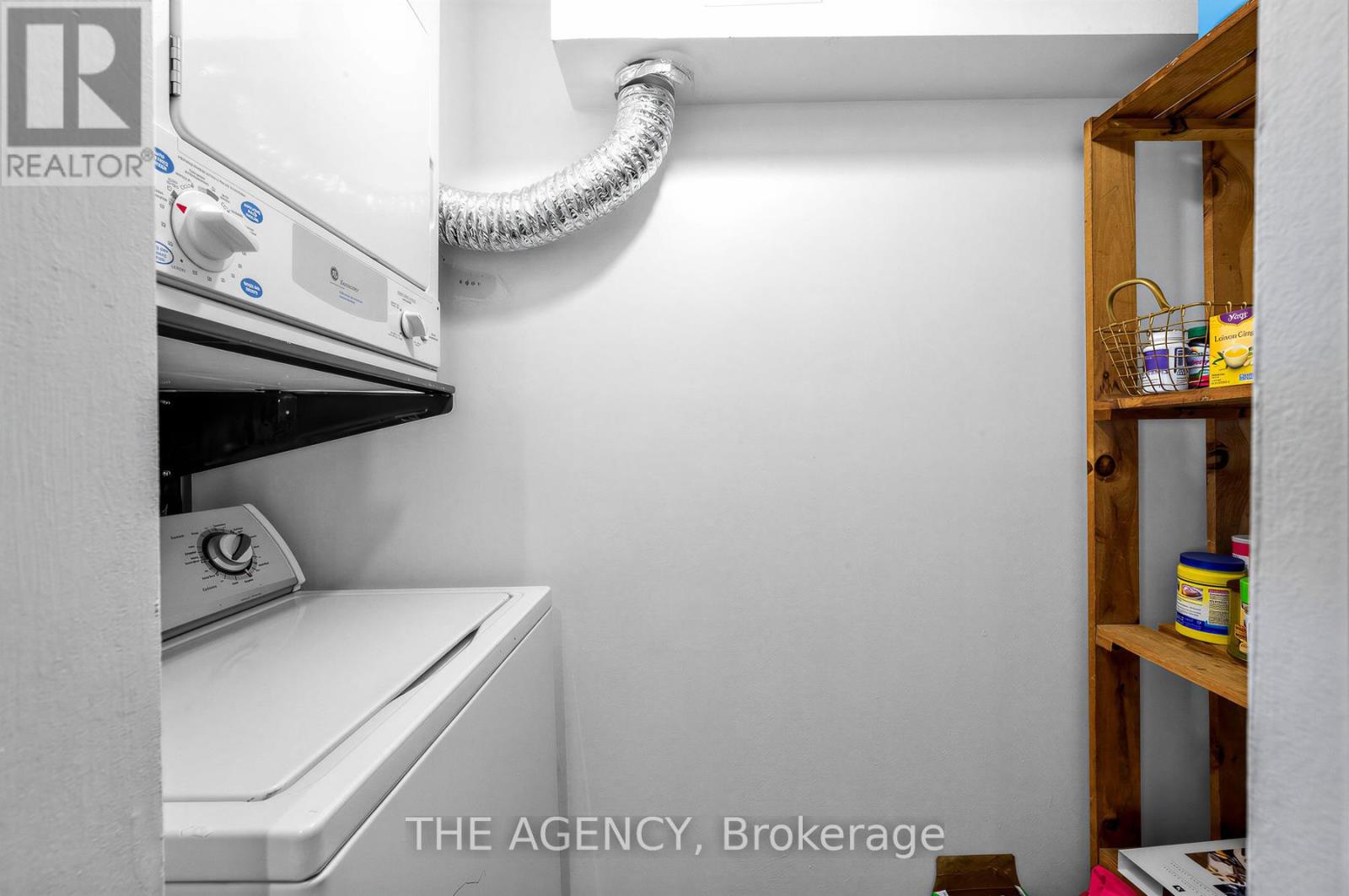 606 - 99 Harbour Square, Toronto (waterfront Communities), Ontario