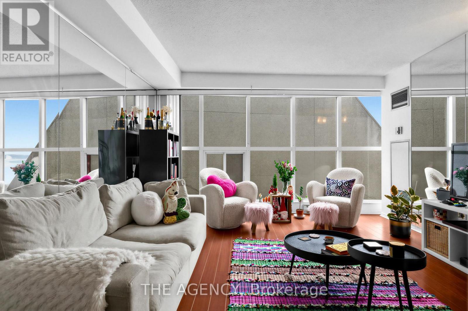 606 - 99 Harbour Square, Toronto (waterfront Communities), Ontario