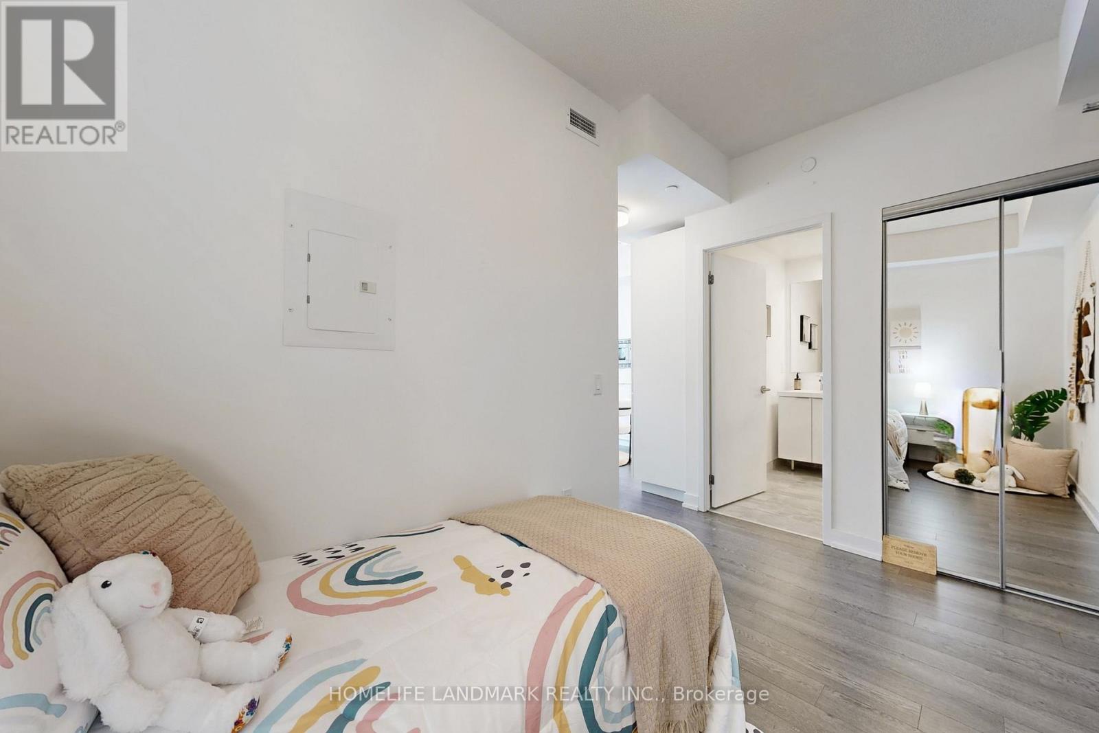 320 - 50 Oneill Road, Toronto (banbury-don Mills), Ontario