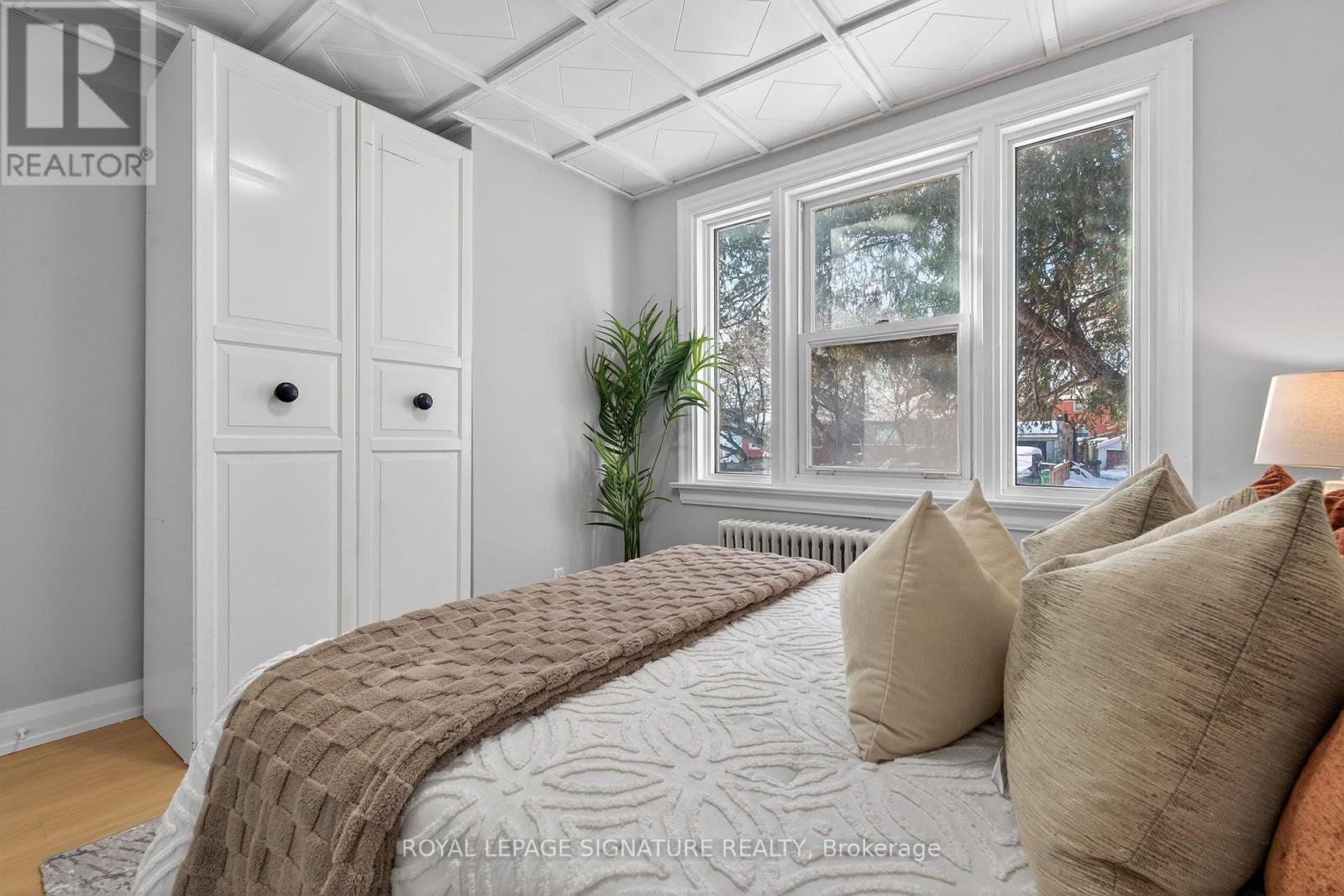 3 Wanstead Avenue, Toronto (oakridge), Ontario