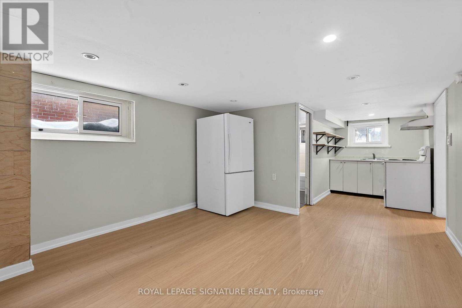 3 Wanstead Avenue, Toronto (oakridge), Ontario