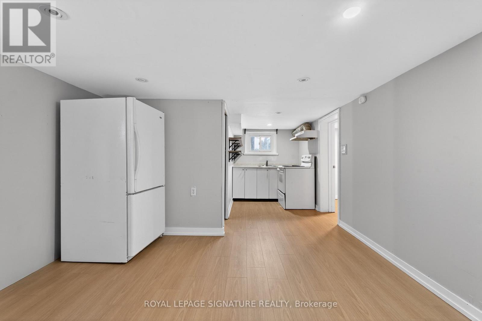 3 Wanstead Avenue, Toronto (oakridge), Ontario