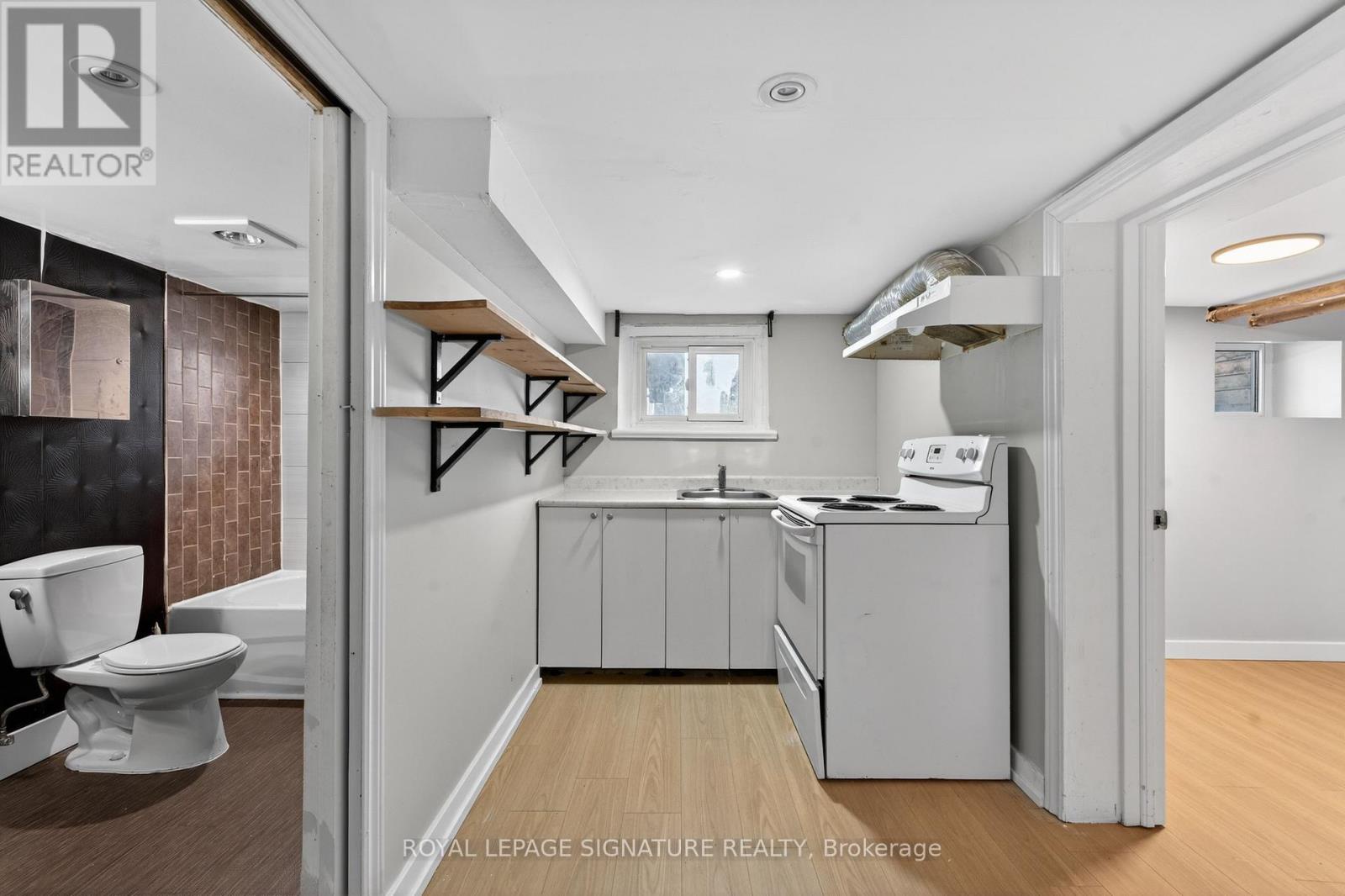 3 Wanstead Avenue, Toronto (oakridge), Ontario