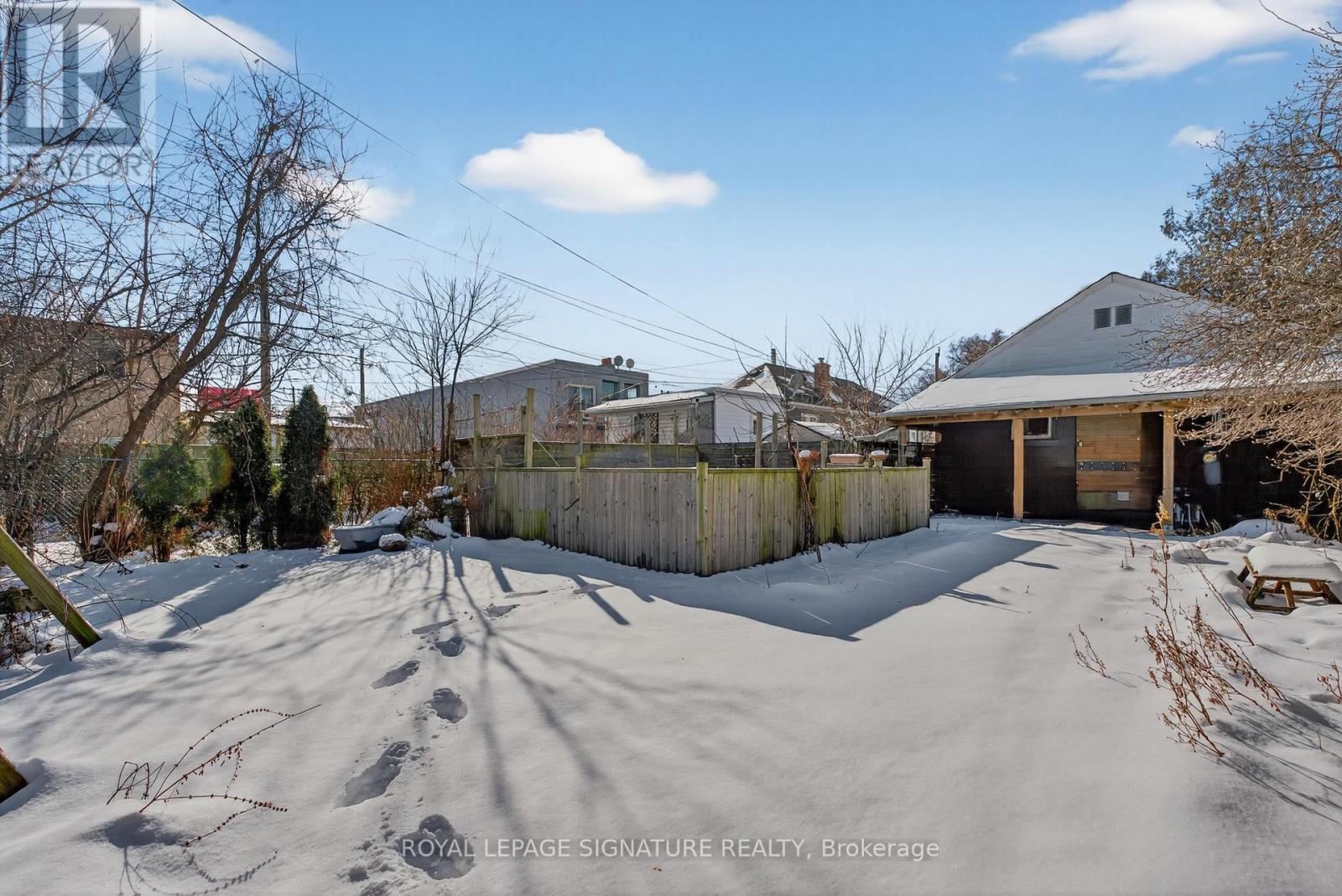 3 Wanstead Avenue, Toronto (oakridge), Ontario