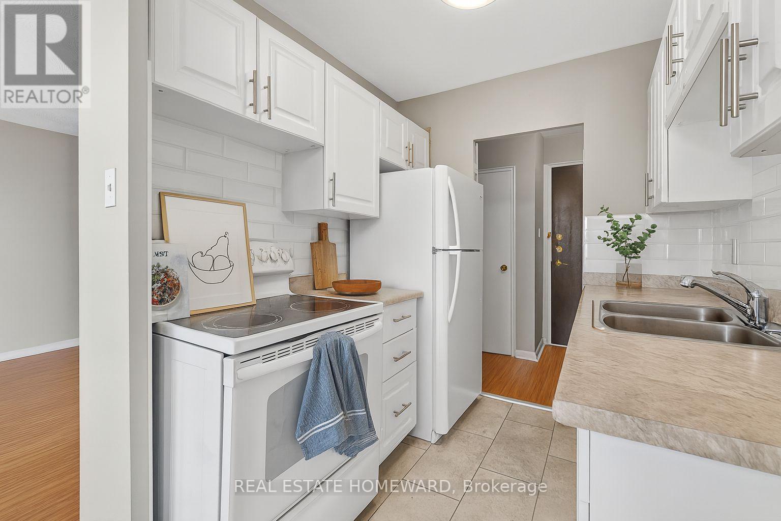 708 - 915 Midland Avenue, Toronto (eglinton East), Ontario