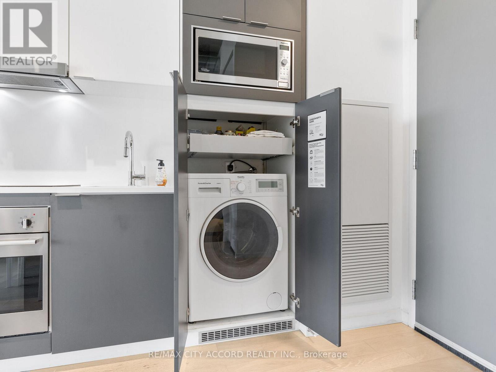 305 - 170 Bayview Avenue, Toronto (moss Park), Ontario