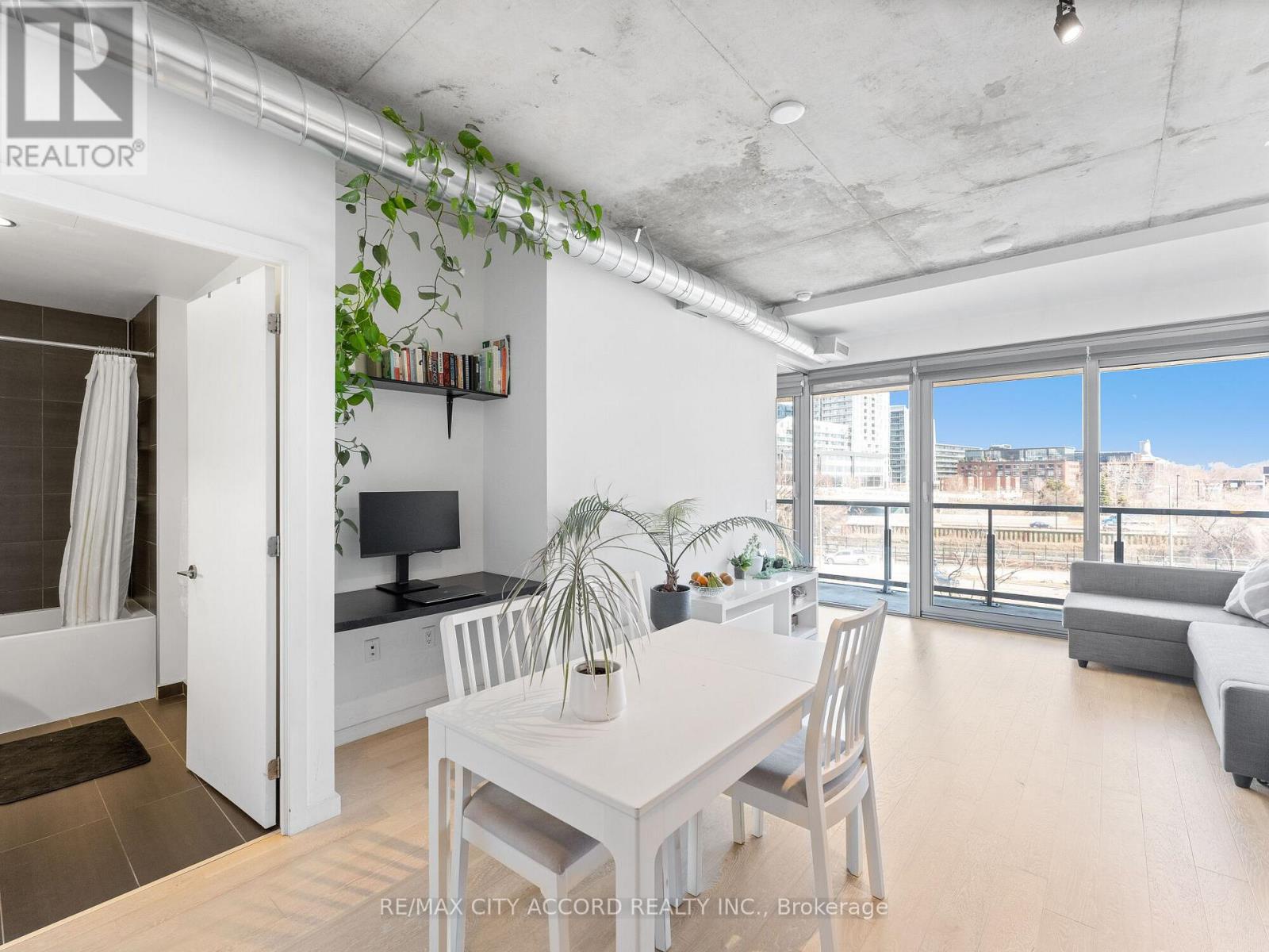 305 - 170 Bayview Avenue, Toronto (moss Park), Ontario