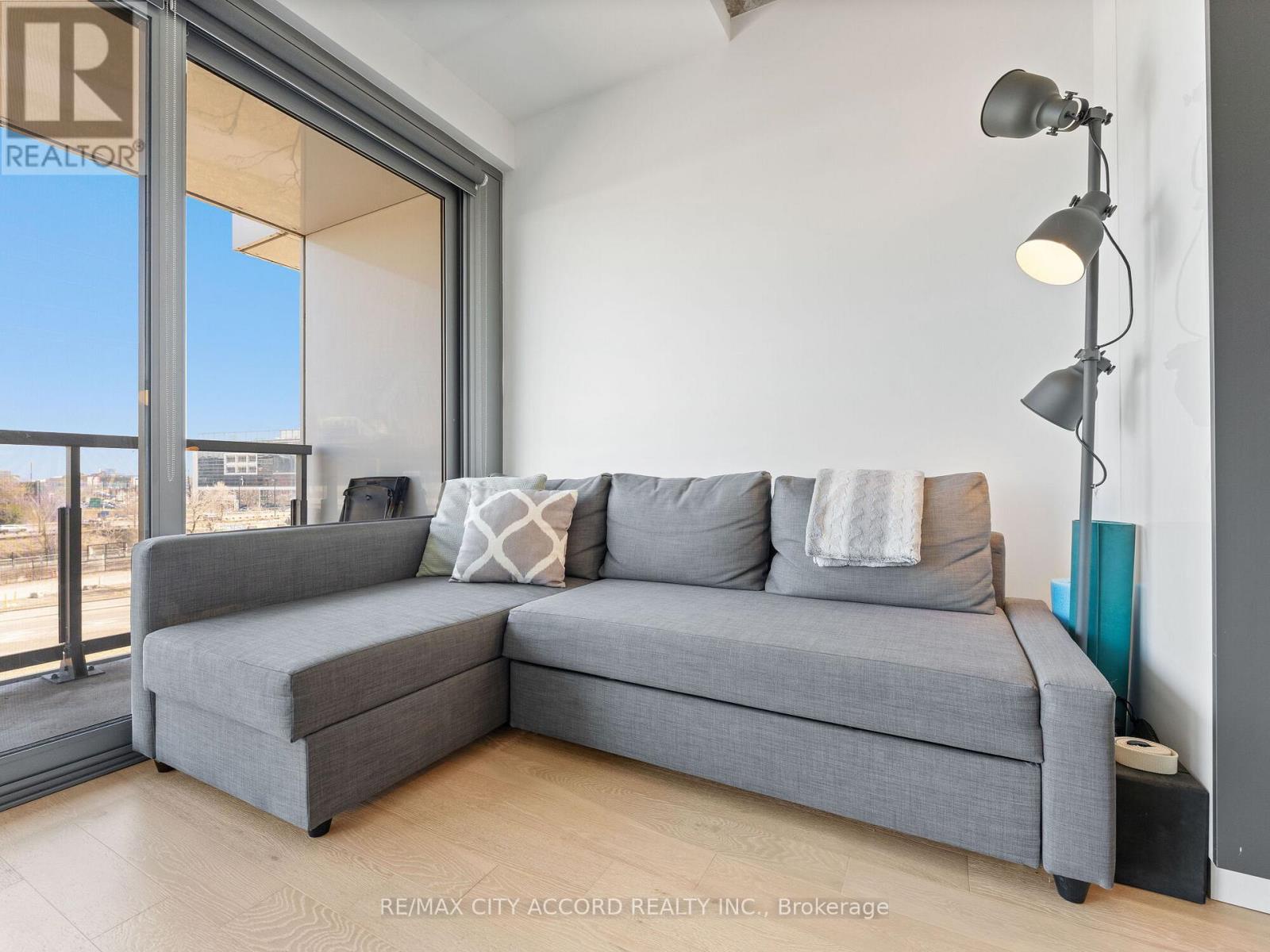 305 - 170 Bayview Avenue, Toronto (moss Park), Ontario