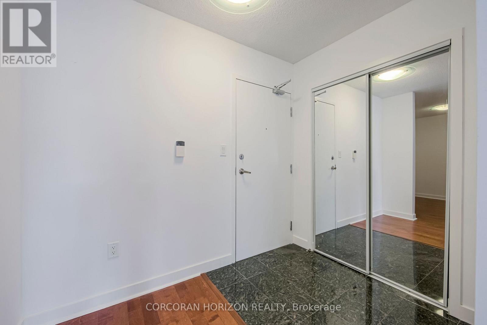 609 - 10 Navy Wharf Court, Toronto (waterfront Communities), Ontario