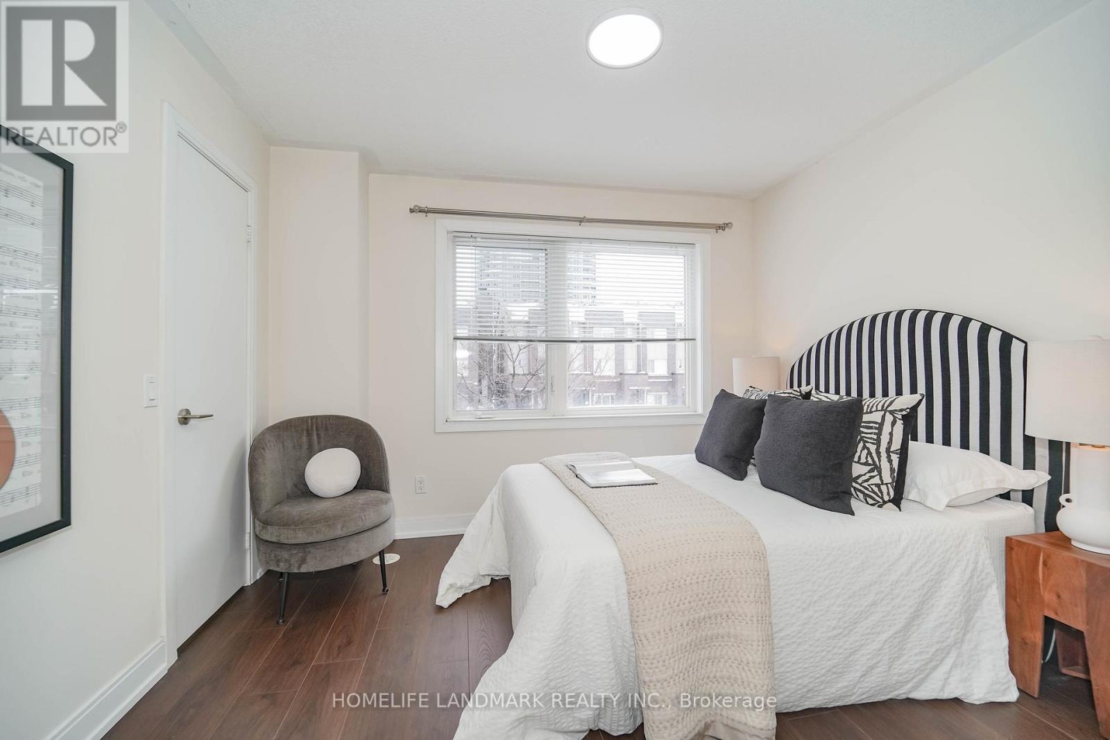 Th47 - 315 Village Green Square, Toronto (agincourt South-malvern West), Ontario