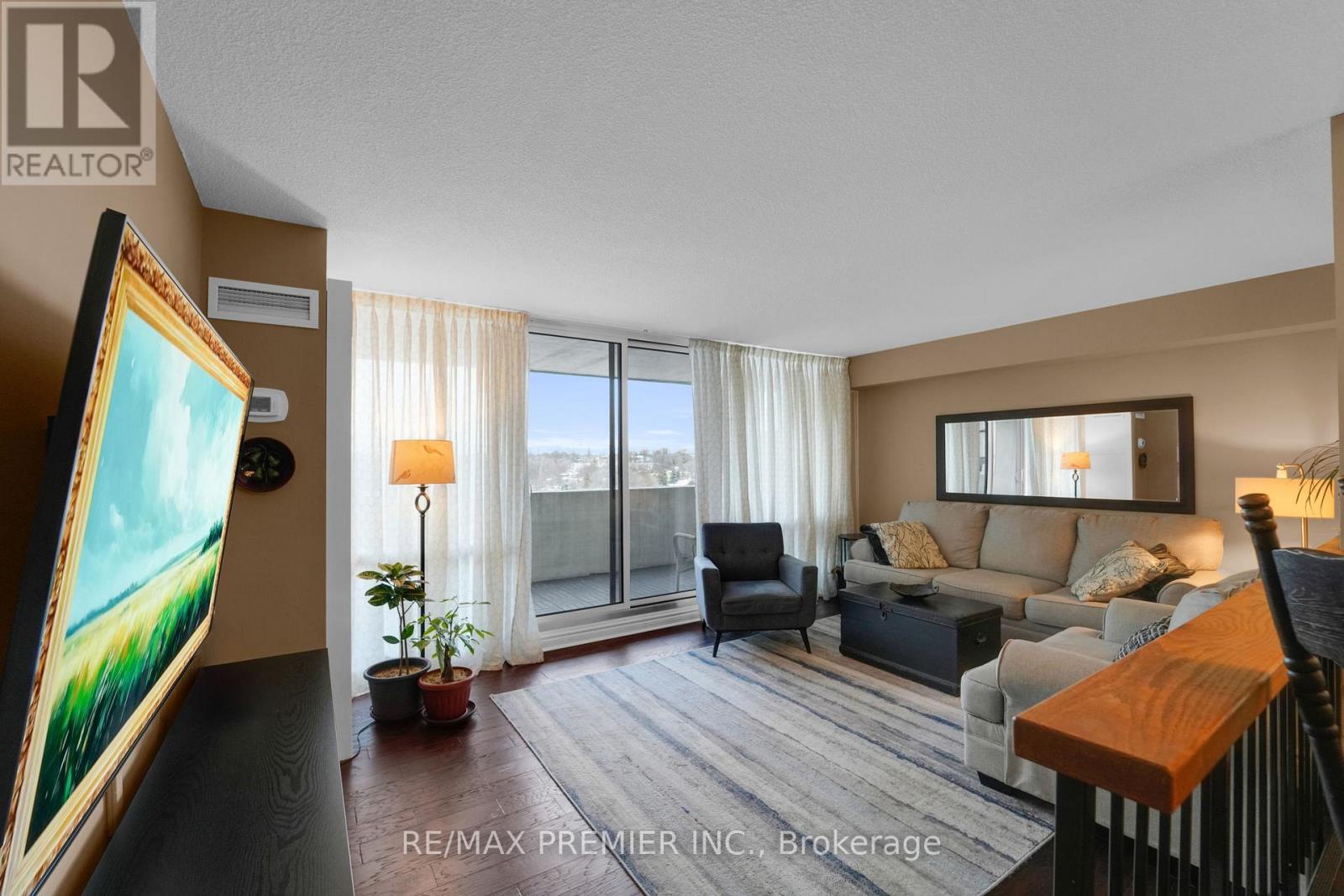 904 - 250 Scarlett Road, Toronto (rockcliffe-smythe), Ontario