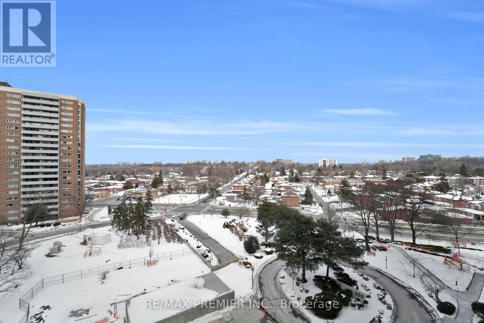 904 - 250 Scarlett Road, Toronto (rockcliffe-smythe), Ontario