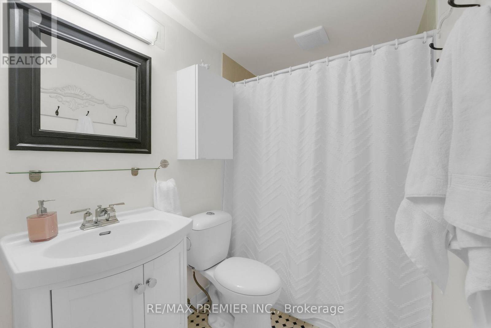 904 - 250 Scarlett Road, Toronto (rockcliffe-smythe), Ontario