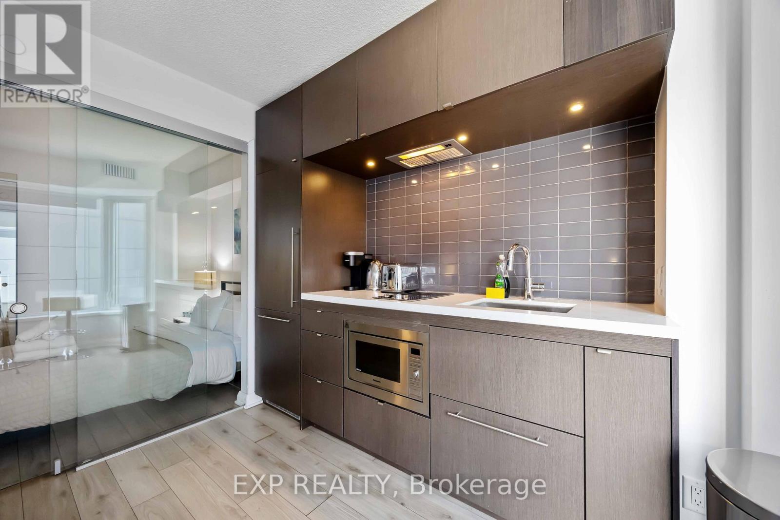 1106 - 155 Yorkville Avenue, Toronto (annex), Ontario