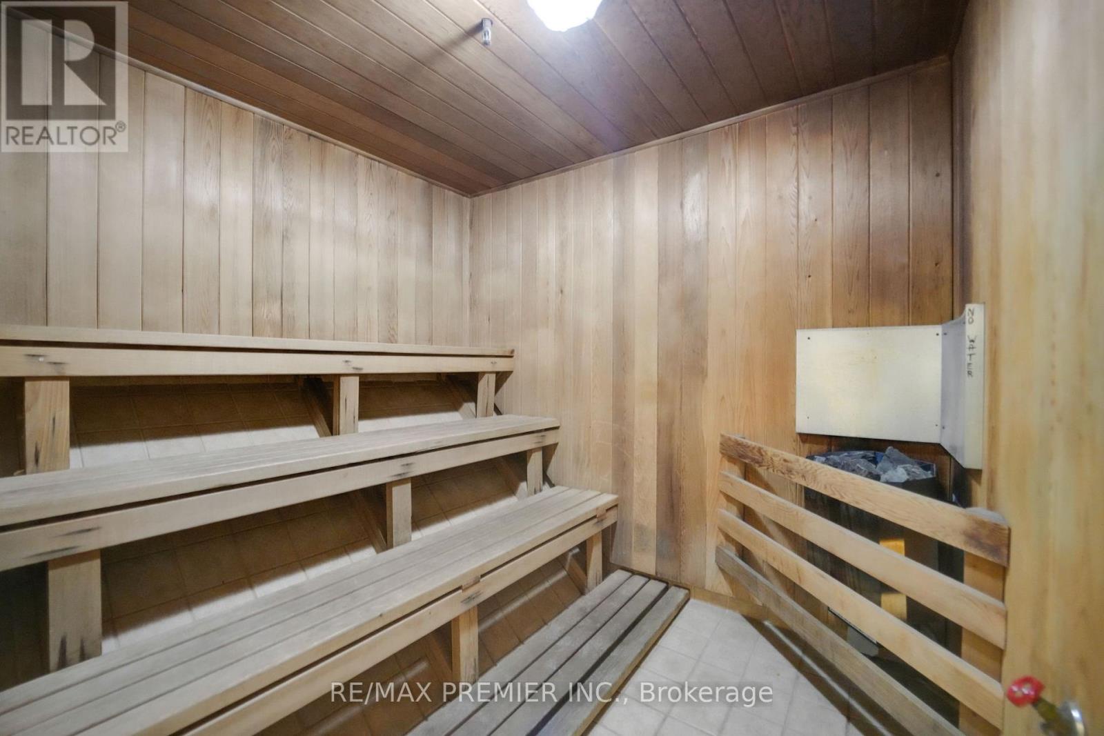 904 - 250 Scarlett Road, Toronto (rockcliffe-smythe), Ontario