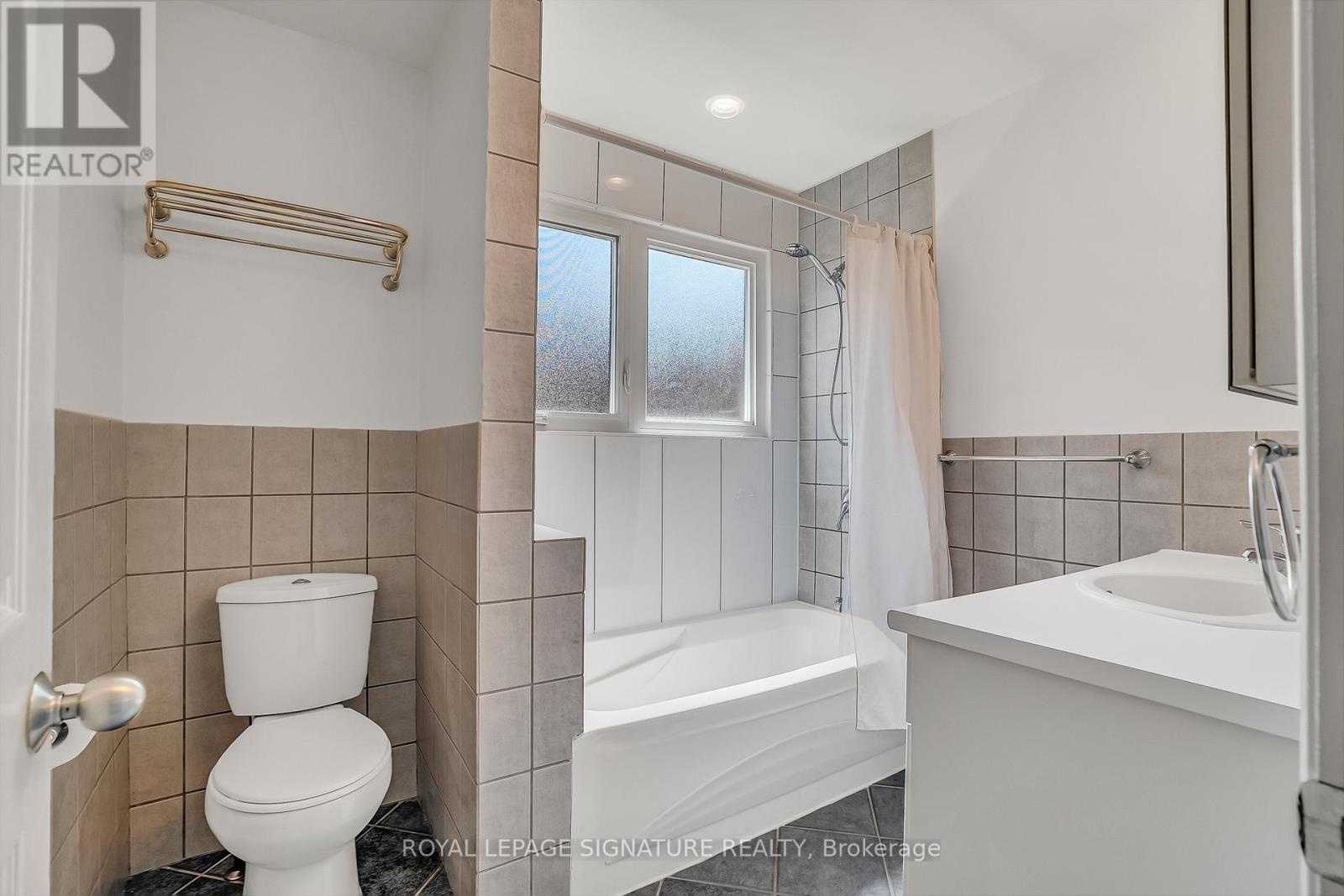 136 Three Valleys Drive, Toronto (parkwoods-donalda), Ontario