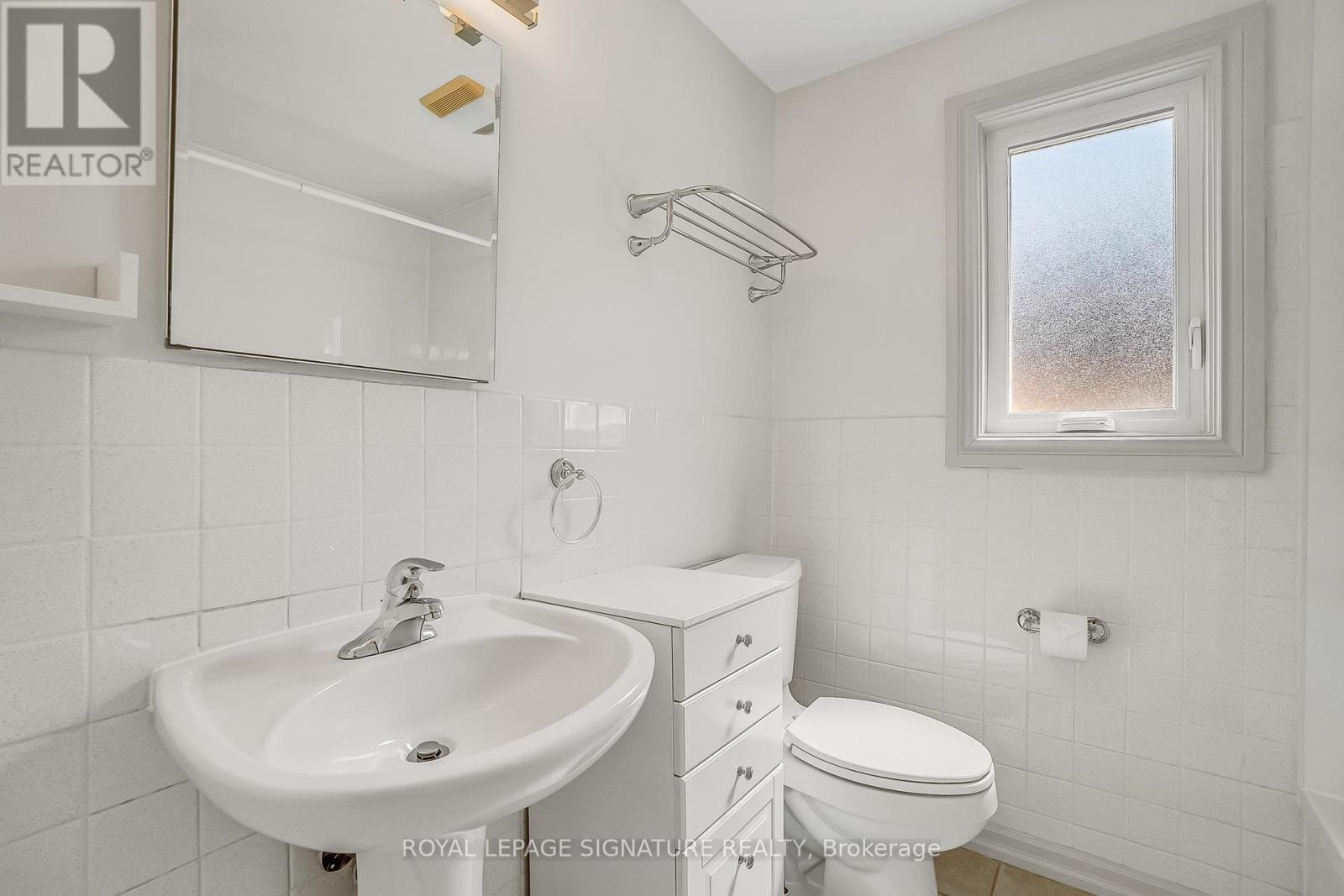 136 Three Valleys Drive, Toronto (parkwoods-donalda), Ontario