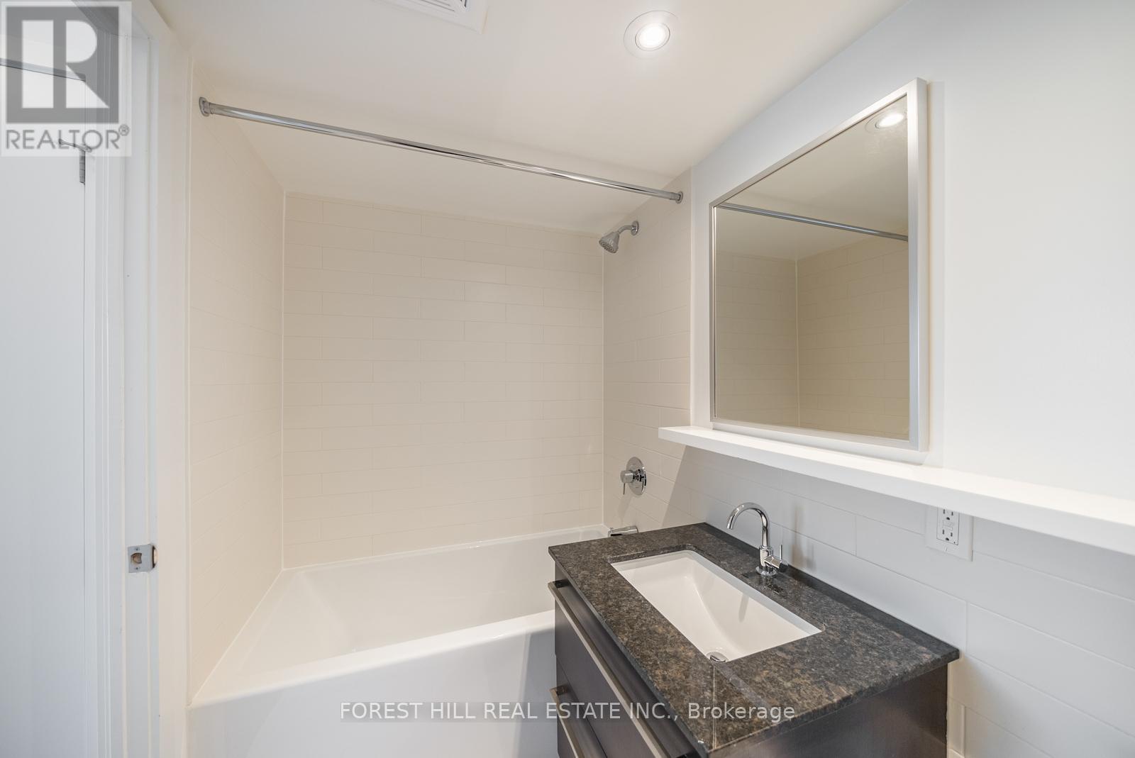 423 - 120 Varna Drive, Toronto (englemount-lawrence), Ontario