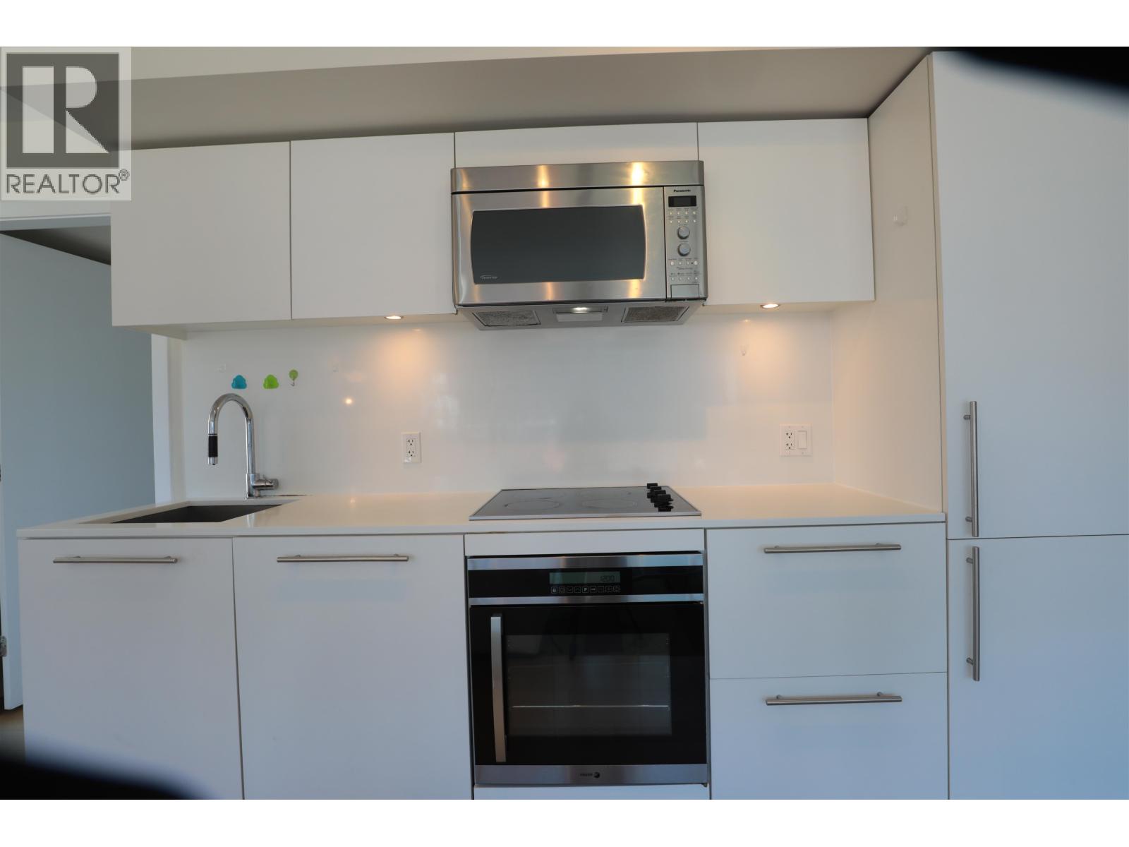 908 999 Seymour Street, Vancouver, British Columbia