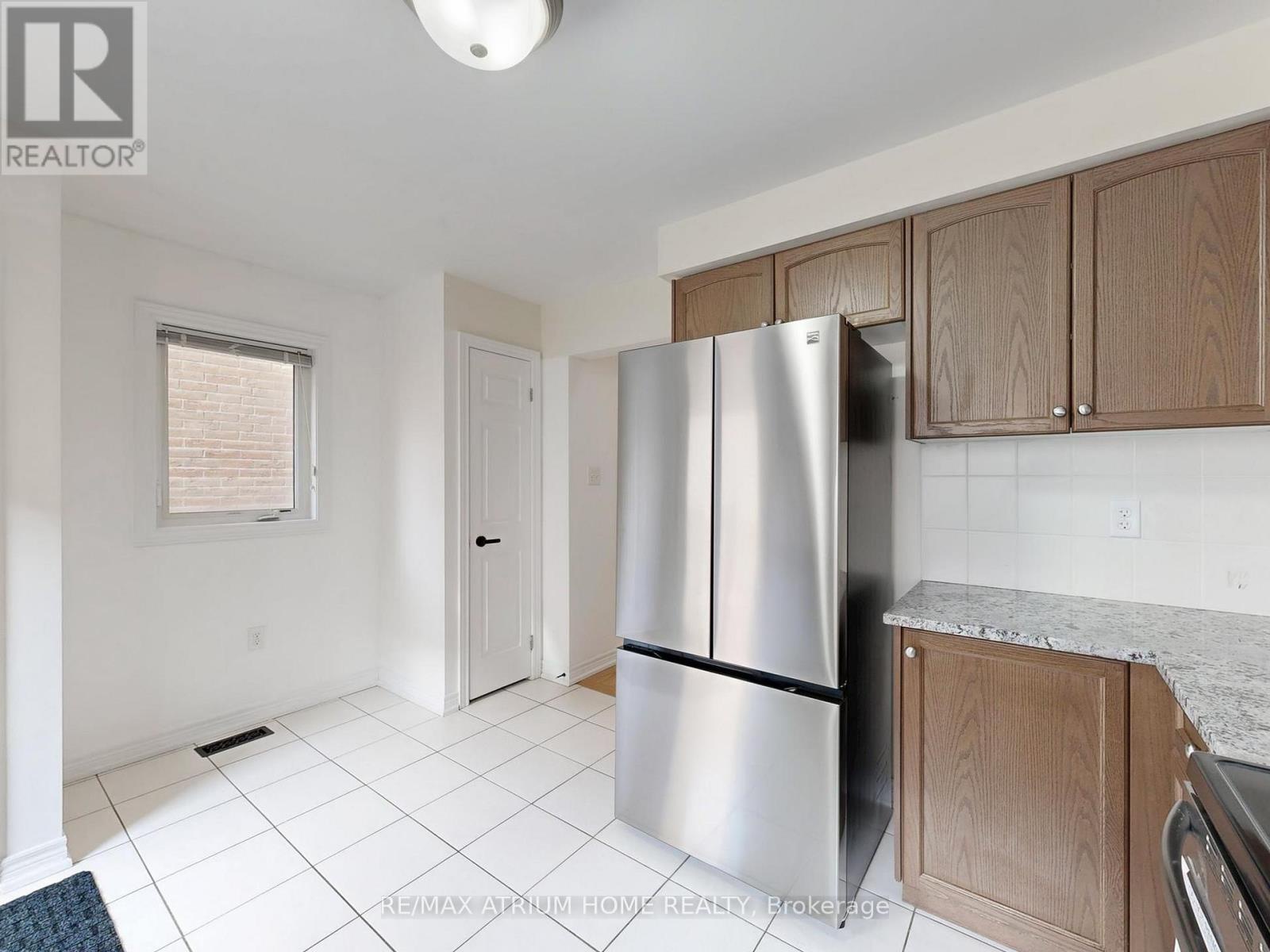 17 Kawneer Terrace, Toronto (dorset Park), Ontario