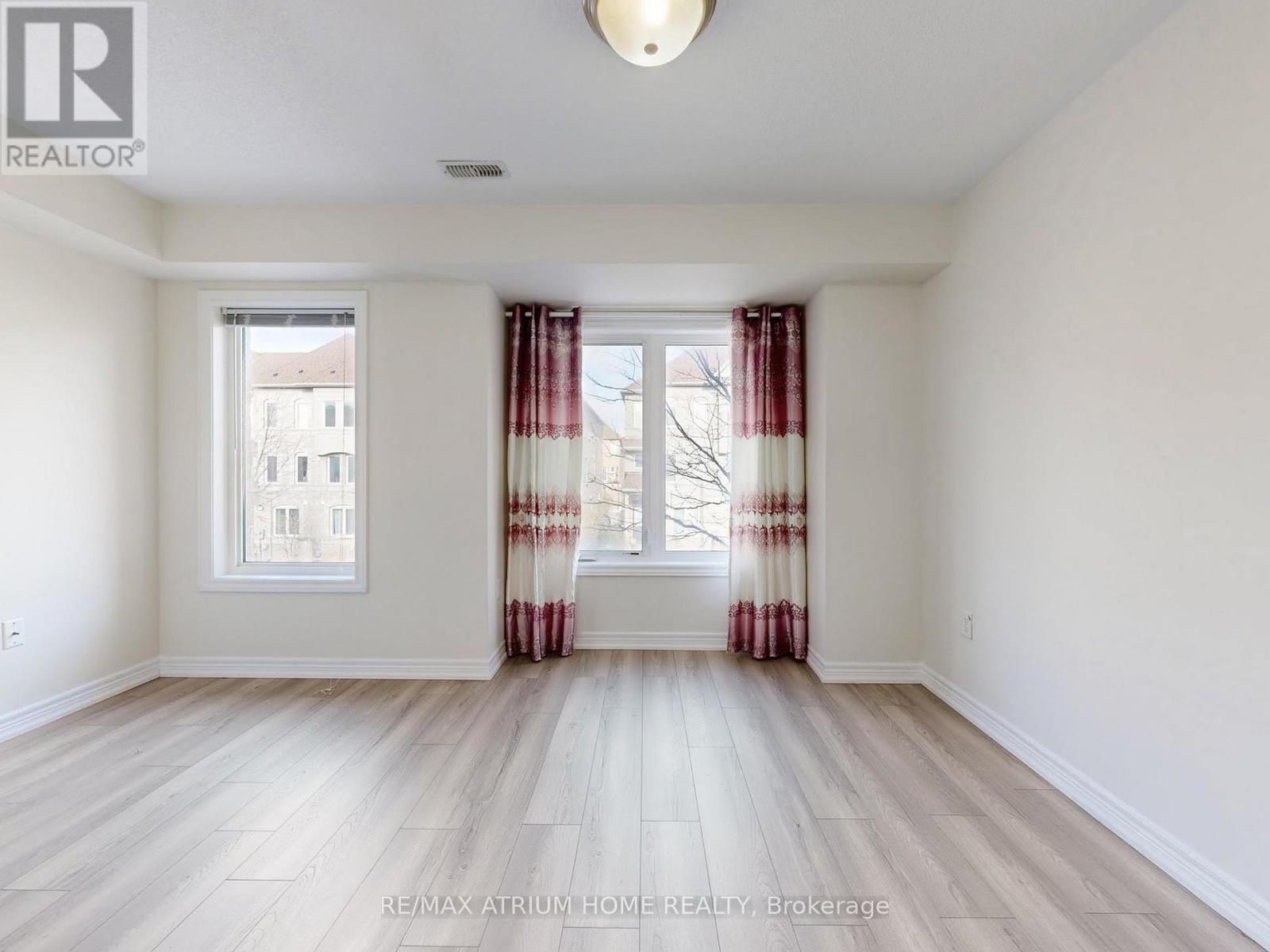 17 Kawneer Terrace, Toronto (dorset Park), Ontario