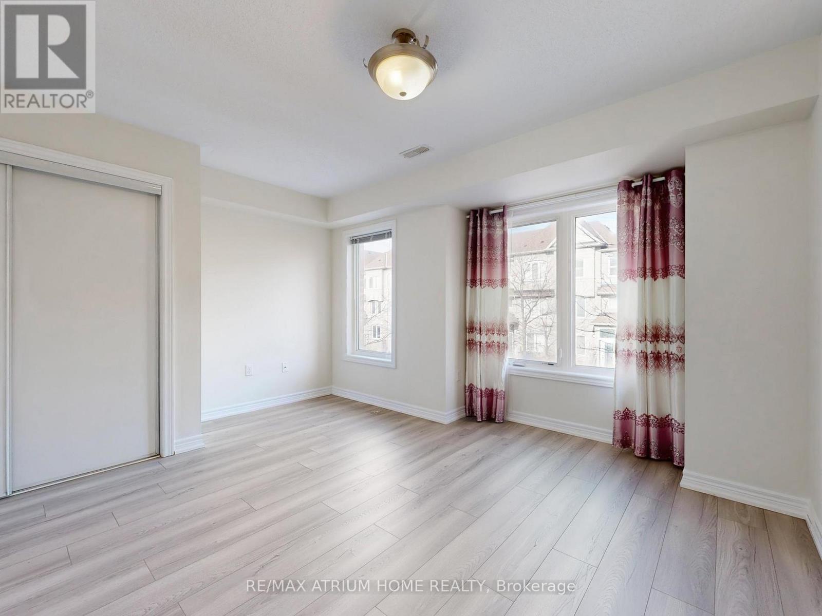 17 Kawneer Terrace, Toronto (dorset Park), Ontario