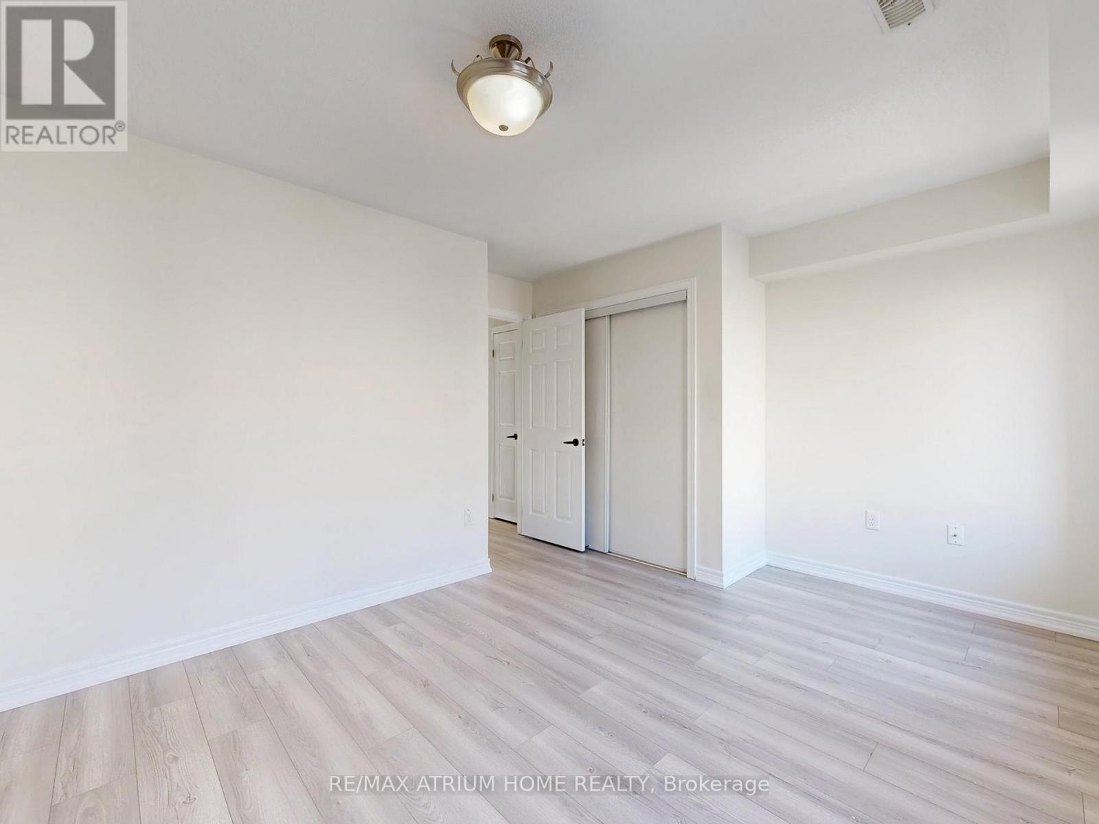 17 Kawneer Terrace, Toronto (dorset Park), Ontario