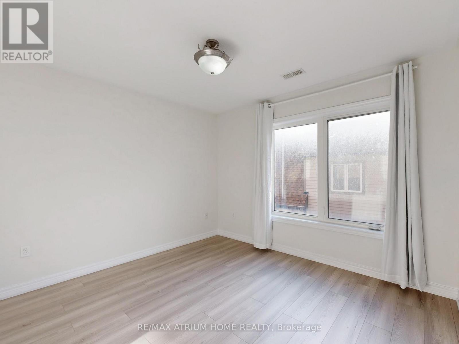 17 Kawneer Terrace, Toronto (dorset Park), Ontario