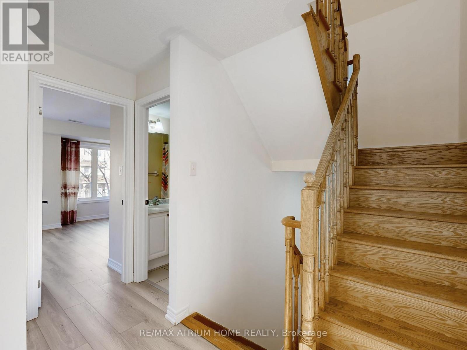 17 Kawneer Terrace, Toronto (dorset Park), Ontario