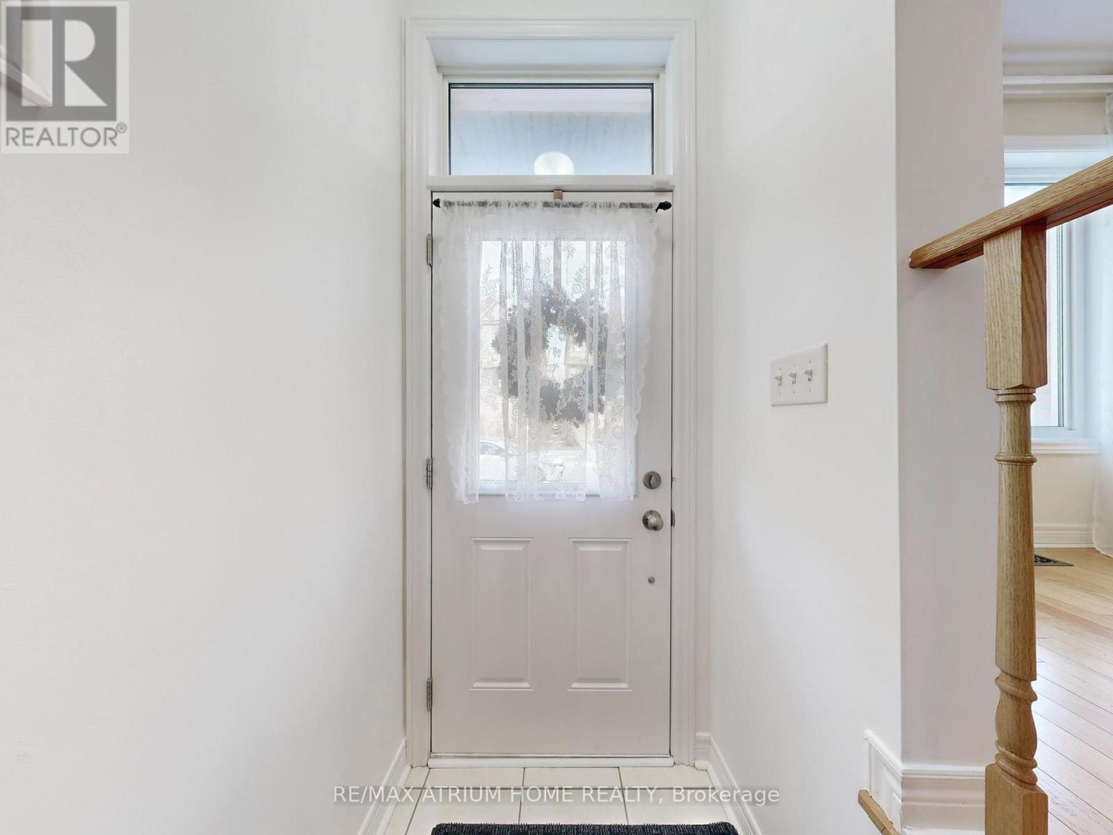 17 Kawneer Terrace, Toronto (dorset Park), Ontario