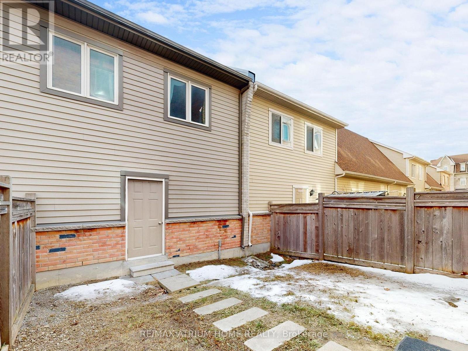 17 Kawneer Terrace, Toronto (dorset Park), Ontario