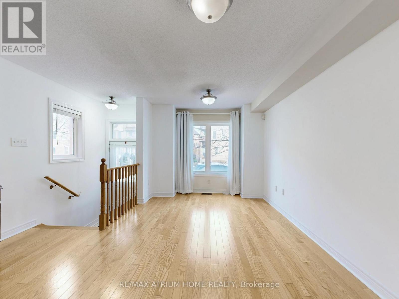 17 Kawneer Terrace, Toronto (dorset Park), Ontario