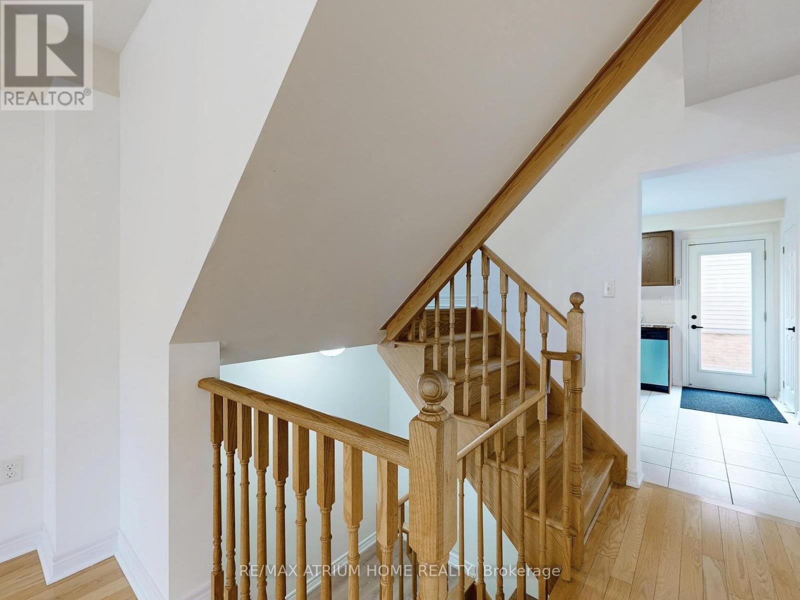 17 Kawneer Terrace, Toronto (dorset Park), Ontario