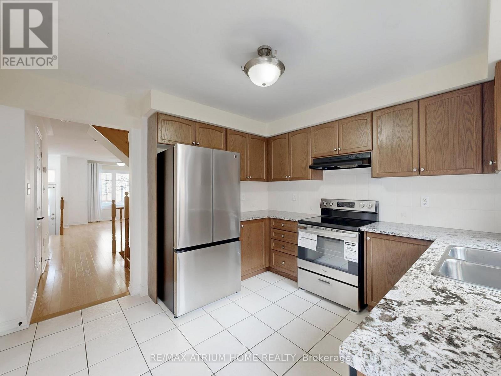 17 Kawneer Terrace, Toronto (dorset Park), Ontario