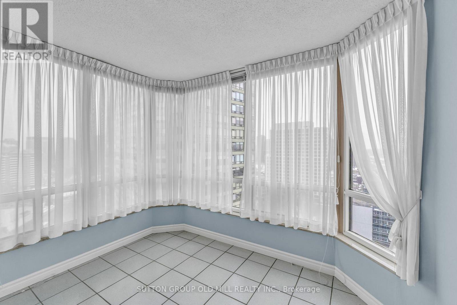 2002 - 1320 Islington Avenue, Toronto (islington-city Centre West), Ontario