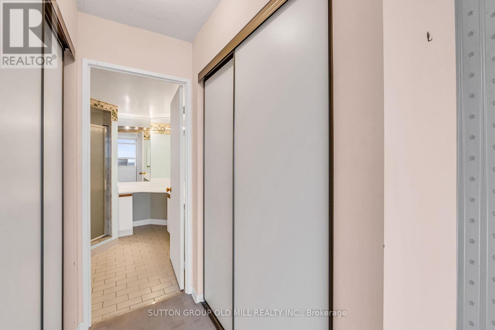 2002 - 1320 Islington Avenue, Toronto (islington-city Centre West), Ontario