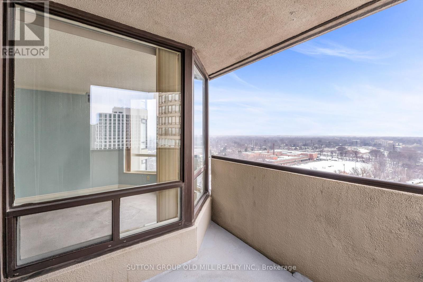 2002 - 1320 Islington Avenue, Toronto (islington-city Centre West), Ontario