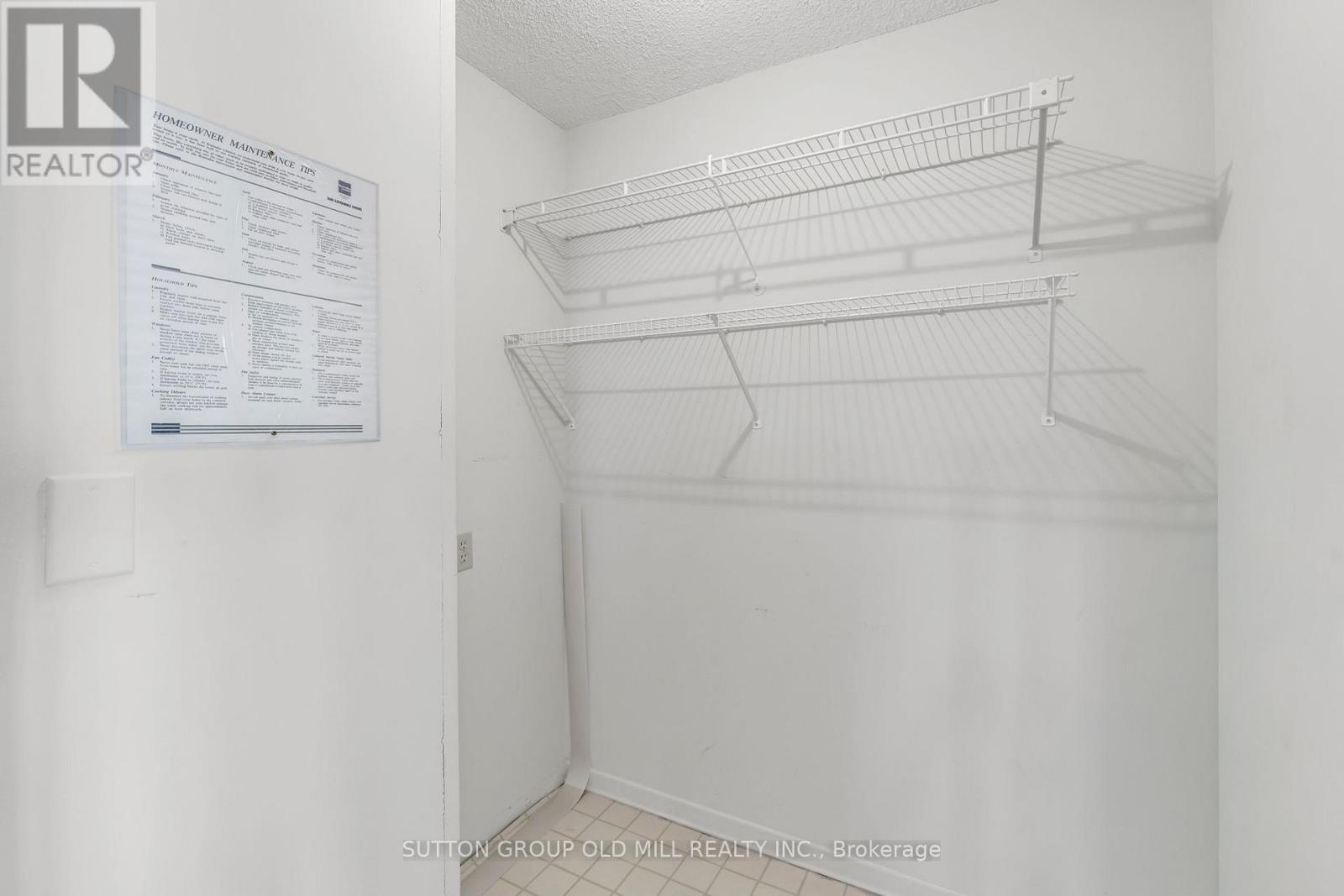 2002 - 1320 Islington Avenue, Toronto (islington-city Centre West), Ontario